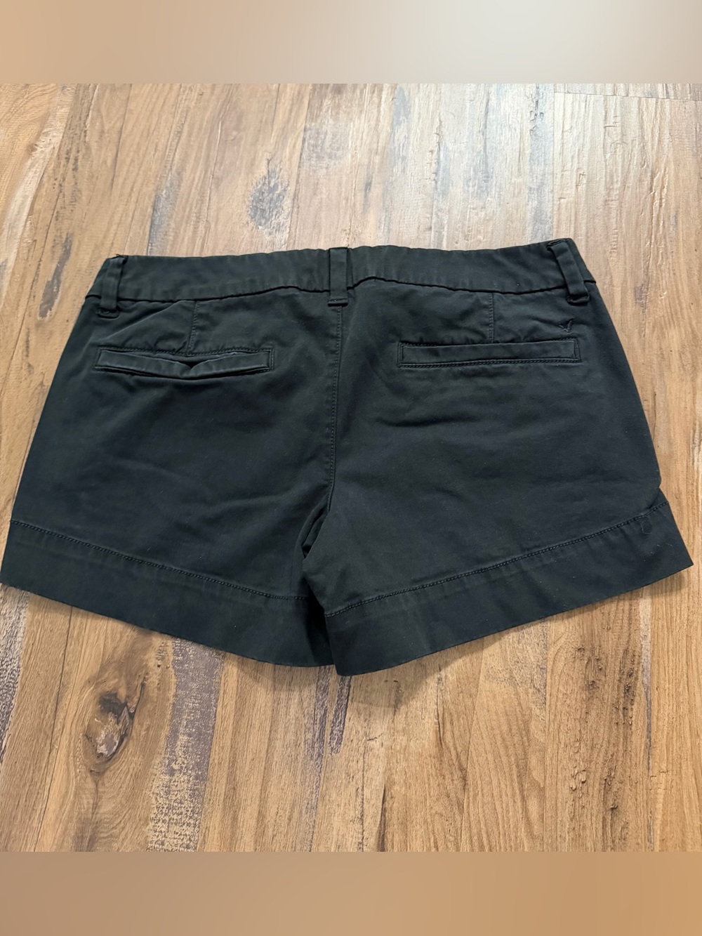 American Eagle Outfitters Black Low-Rise Women's 4 Denim Chino Bermuda Shorts - Picture 2 of 10